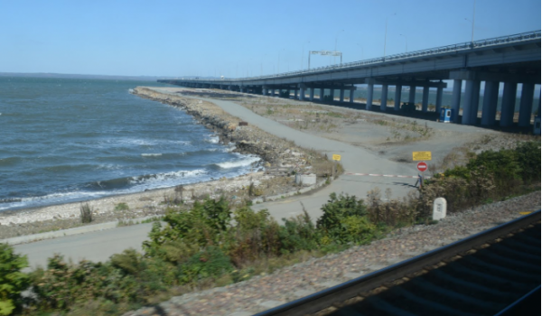 Мост через Амурский залив